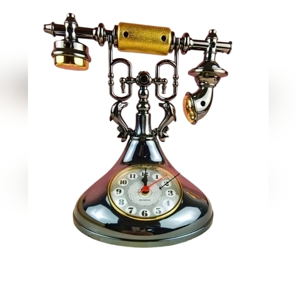 New Phone shape clock made of plastic - Picture 2 of 4